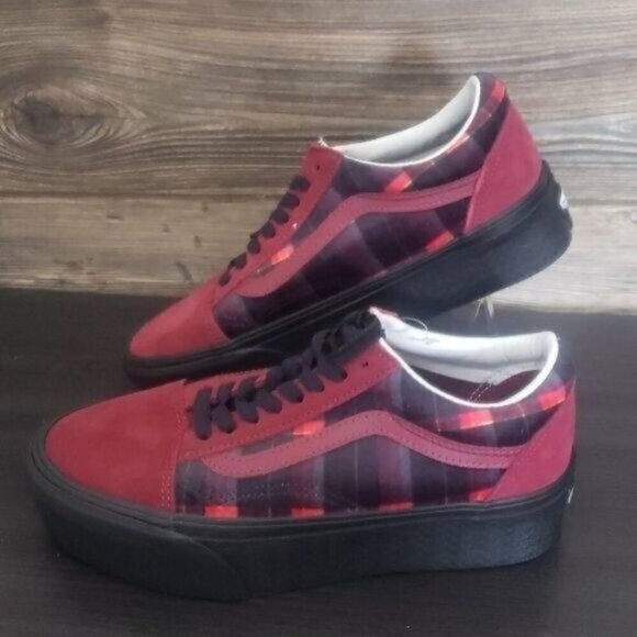 New Vans Old Skool Womens Red Platform Shoes Size 8 Velvet Plaid Emo Goth - Picture 1 of 10
